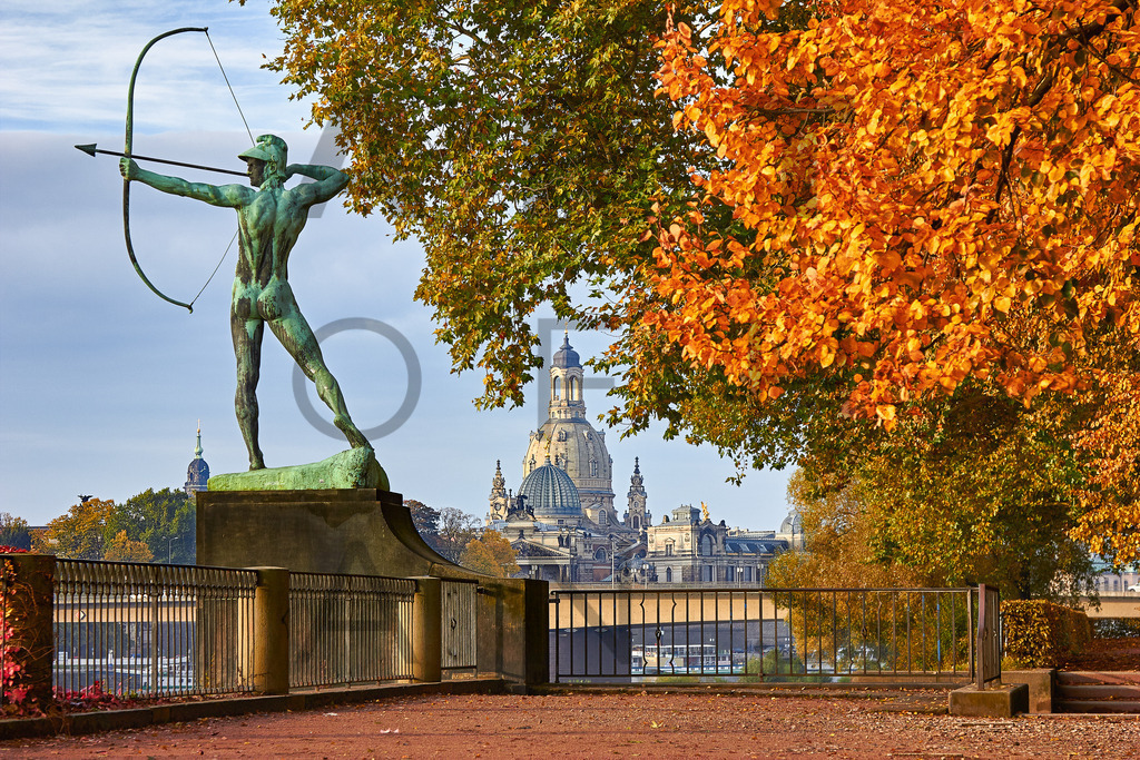 Ein Hans Fineart Original | Entdecke die Kunst von Hans Fineart - Fotografien für dein Zuhause. Verwandle deine Wände mit einzigartigen Kunstwerken und bringe die Schönheit der Welt in dein Leben. Bestelle jetzt und schaffe einen Ort der Inspiration und Eleganz.