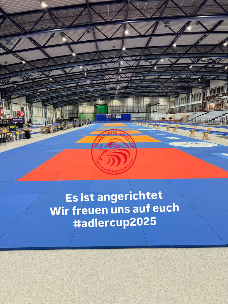 91007DEF-E4CD-4ED3-9770-1339FBD0902A | Fotos vom Adler Cup - Pictures from Adler Cup

Hier findet Ihr alle Eindrücke und großen Momente der Adler Cup Wochenenden. Here you will find all impressions and great moments of the Adler Cup weekends. - Realisiert mit Pictrs.com