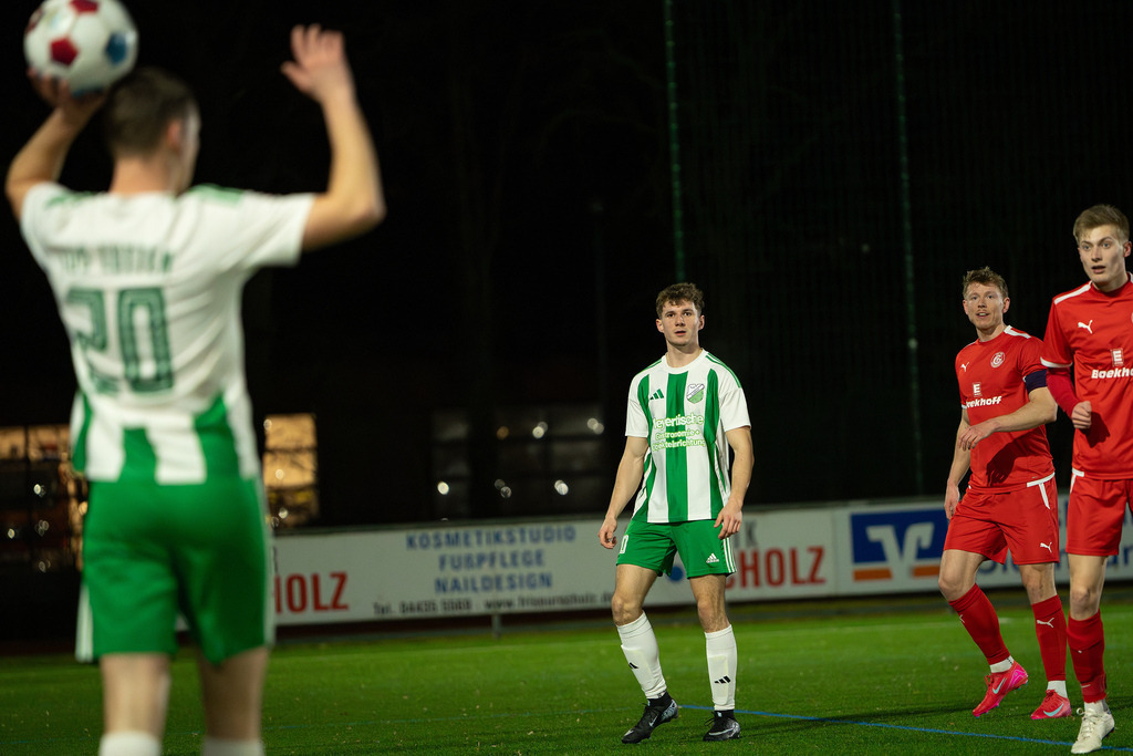 Fußball I Herren I Saison 2025-2026 I Freundschaftsspiel I TSV Grossenkneten - TuS Lutten I 0846 | Lars Fortmann (10, TuS Lutten) - Realisiert mit Pictrs.com