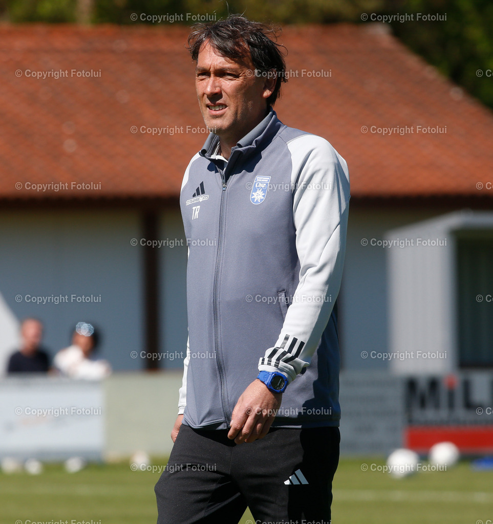 A_LUI_27042024_37 | SPORT,FUSSBALL,LT1 OOE LIGA ASKOE OEDT-UNION EDELWEISS LINZ 27.04.2024 IM BILD: TRAINER STEFAN KURANDA (EDELWEISS) FOTO:FOTOLUI