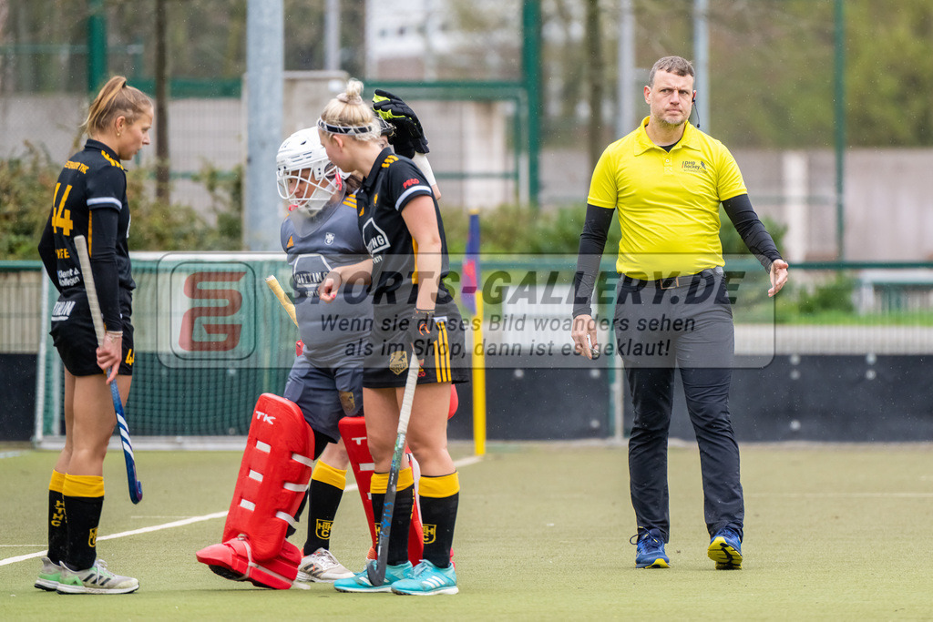 HK_20230401_106618 | 1. Bundesliga Damen Düsseldorfer HC - Harvestehuder THC  am 1.4.2023 DHC Düsseldorf, Düsseldorf , Krüger Rosa Torfrau ( Harvestehuder THC #32 )