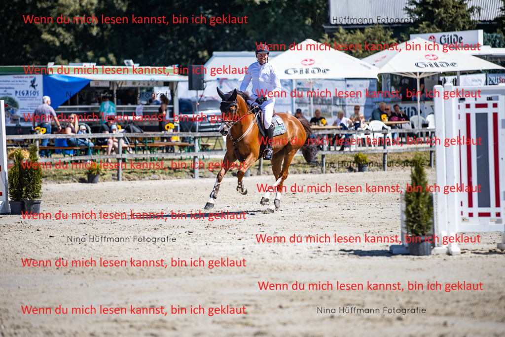 BK1A5401 | Turnierbilder Turnierfotos Nina Hüffmann Turnierfotografie Pferdefotografie Tierzeichnung Haustierzeichnung Pferdezeichnung Hundezeichnung Videograf  - Realisiert mit Pictrs.com
