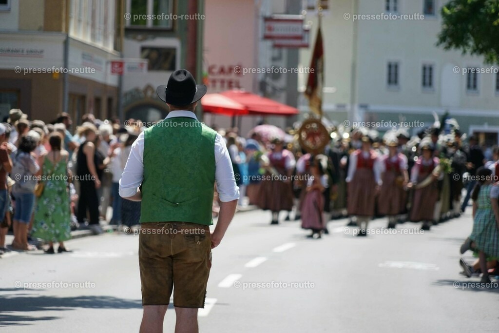 00-BEWERTER-Bundesmusikfest-2023-Juni16-Reutte-DSC06679 | Info aus dem Bezirk Reutte/Ausserfern Tirol sowie eine umfangreiche Bilddatenbank über die gesamte Region: Lechtal, Talkessel Reutte, Tannheimertal, Zwischentoren. Lech, Plansee, Zugspitze, Grenztunnel, B179, Fernpassstraße, Verkehr, Lawinen, Tradition, - Realisiert mit Pictrs.com