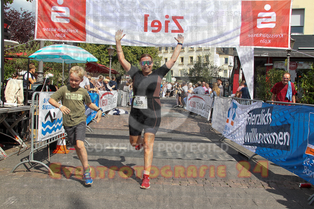 250824_1451_EV4_2307 | Sportfotografie im Rhein-Sieg Kreis, Köln, Bonn, NRW, Rheinland Pfalz, Hessen, etc. Unser Tätigkeitsfeld umfasst den Laufsport vom Volkslauf über den Marathon, Duathlon, Triathon bis zum Ultralauf wie Kölnpfad Ultra oder Schindertrail.