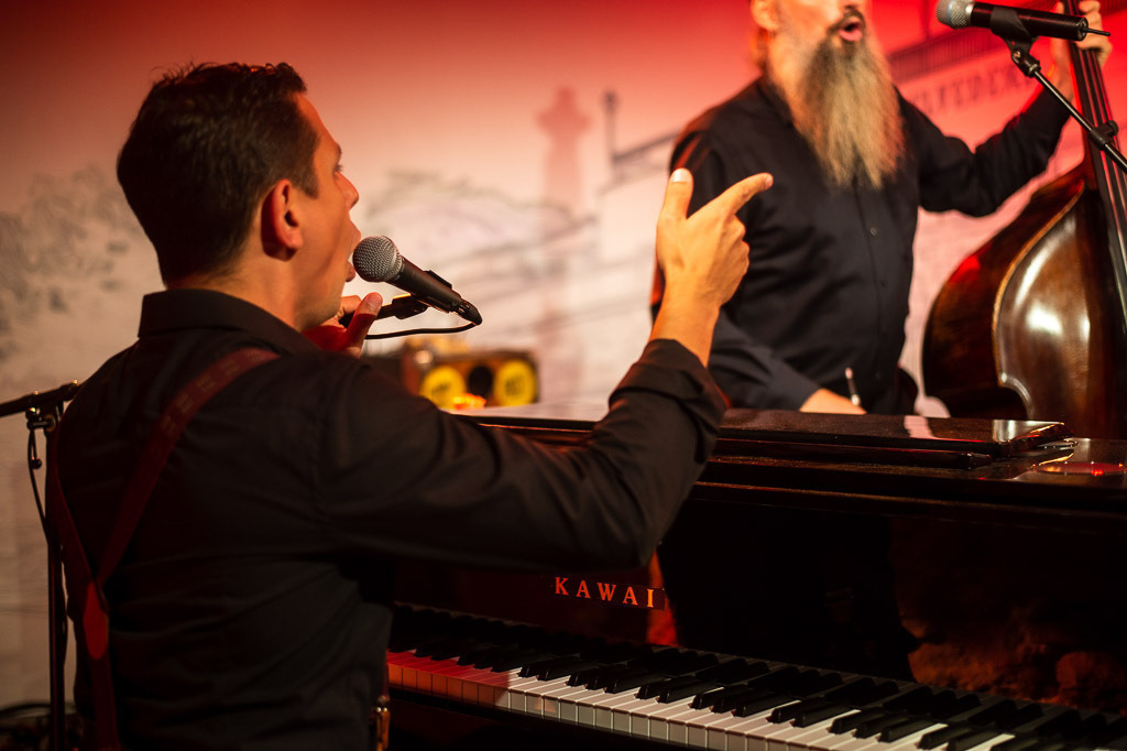 Tango meets Cuba | Tango meets Cuba mit den Klazz Brothers & Cuba Percussion im Forte Belvedere Leisnig zum Festival Hallo Leisnig 2022. - Realisiert mit Pictrs.com