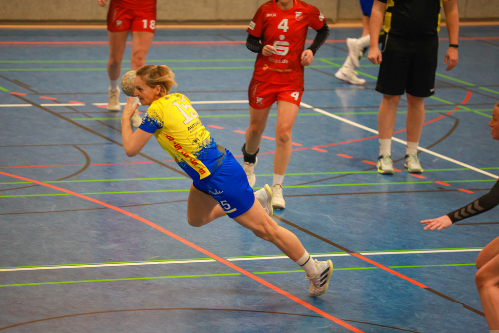 SvSchermbeck_SVN_061225_055 | Bildergalerie von Sport-Ereignissen aber auch von weiteren spannenden Dingen - nicht nur vom Niederrhein. In Anlehnung an den bekannten Spruch von Hanns Dieter Hüsch heißt das Motto: "Niederrhein ist überall".  - Realisiert mit Pictrs.com