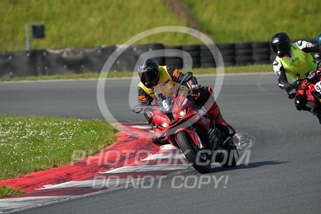 2024_06_21_PBK_13323 | Sportfotografie; SlowMotion; Video; Rennstrecke; Hafeneger; Speer; Racing; RSE; BMW; CBO; Trackday; Motorsportarena; Hockenheimring; Brno; Most; Barcelona; Valencia