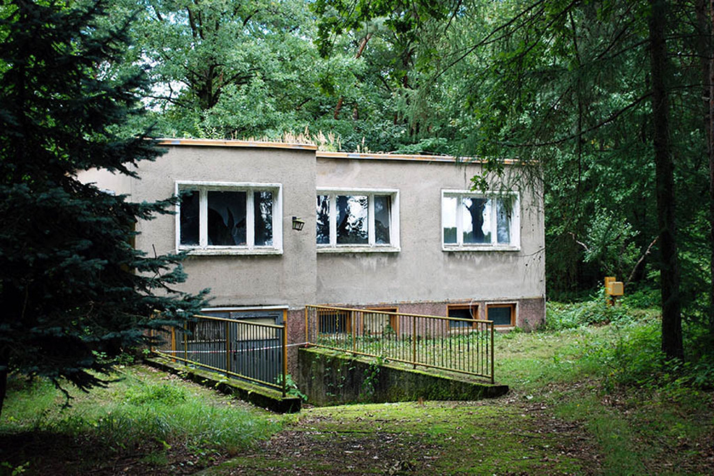 Foto: Leipzig - Museum im Stasi Bunker Machern | Das Team hinter BILDLEXIKON LEIPZIG bündelt historische wie aktuelle Informationen über die Stadt Leipzig in Text und Bild auf einer Plattform und stellt diese der interessierten Öffentlichkeit zur Verfügung.
