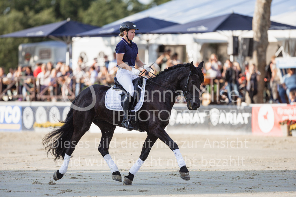 230728_BHO_Showprogramm-547 | Deine schönsten Turniermomente als professionelle Fotos! Entdecke hochwertige Pferdesport-Fotografie im Online-Shop. Jetzt Fotos finden & bestellen!