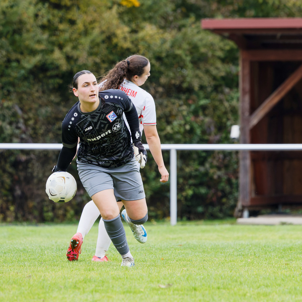 FCEFCH_251012_1161 | Fotopresso – Sportfotografie in Heidenheim & Umgebung. Professionelle Sportfotografie für unvergessliche Momente. Dynamische Action-Shots, emotionale Szenen & hochwertige Bilder. - Realisiert mit Pictrs.com