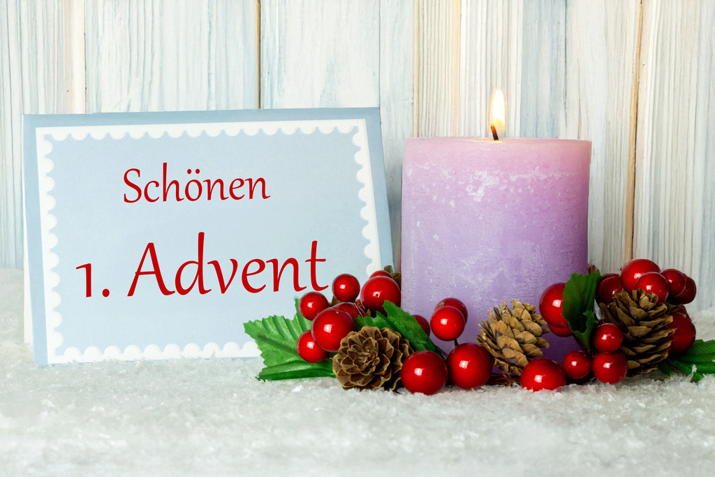 Grüße zum 1. Advent: Grußkarte mit der Aufschrift SCHÖNEN 1. ADVENT neben einer Kerze (digital nachbearbeitet) | Grüße zum 1. Advent: Grußkarte mit der Aufschrift SCHÖNEN 1. ADVENT neben einer Kerze (digital nachbearbeitet) - Realisiert mit Pictrs.com