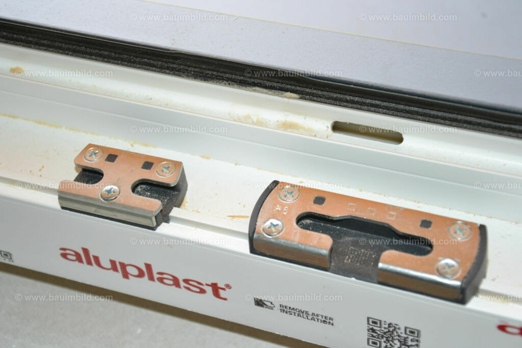 bib-lg14-fenster-0113 | Nach LV-Leistungsgruppen sortierte Detailfotos über den Bau eines Hauses. Alle Hausbau-Bilder direkt vom Urheber und Autor der Website Haus-Selber-Bauen.com