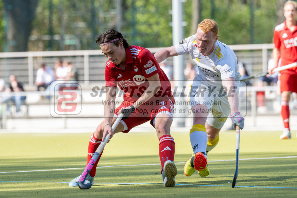 SFE_20250412_0105 | Köln, Deutschland, 12.04.2025:  Hockey 1. Bundesliga Herren Rot-Weiss Köln - Harvestehuder THC im KTHC Stadion Rot-Weiss Köln Tennis and Hockey Club am 12.04.2025 in Köln, Deutschland. (Foto von Stephan Fehrmann)Köln, Germany, 12.04.2025: Hockey 1. Bundesliga Herren Rot-Weiss Köln - Harvestehuder THC in KTHC Stadion Rot-Weiss Köln Tennis and Hockey Club at 12.04.2025 in Köln, Deutschland. (Foto from Stephan Fehrmann)