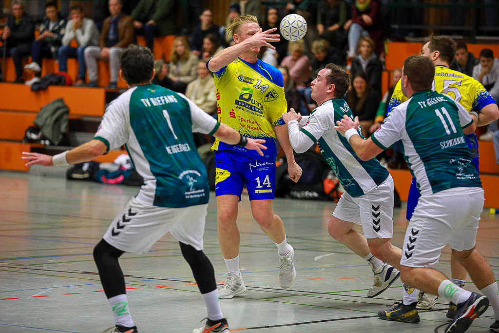 SVN_TvBiefang_161124_138 | Bildergalerie von Sport-Ereignissen aber auch von weiteren spannenden Dingen - nicht nur vom Niederrhein. In Anlehnung an den bekannten Spruch von Hanns Dieter Hüsch heißt das Motto: "Niederrhein ist überall".  - Realisiert mit Pictrs.com