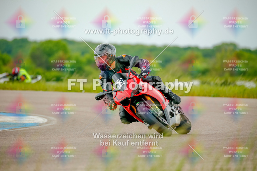 _MOT2173 | Hier findet Ihr Bilder von Touristenfahrten auf der Nürburgring Nordschleife oder von anderen Veranstaltungen die ich besucht habe. Viel Spass beim Durch Schauen 