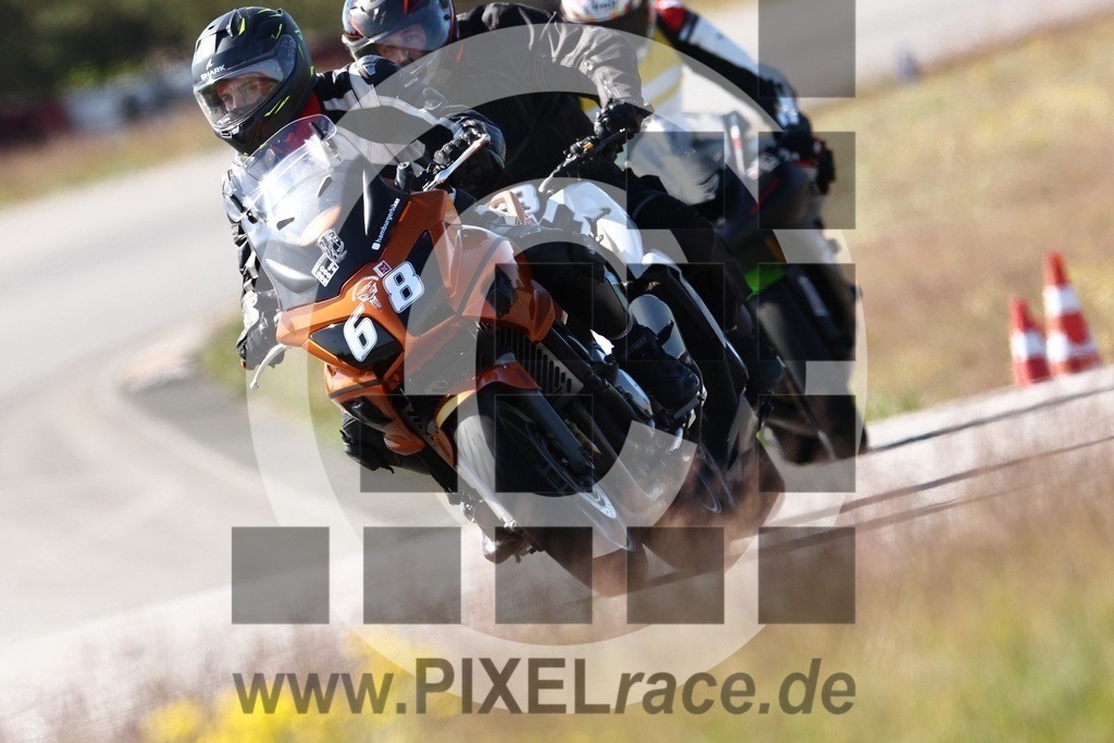 0068-20240509_00560 | Schöne Erinnerungen an spannende Momente - das festzuhalten ist unser Job. PIXELrace.de ist seit 2003 auf den Rennstrecken Europas unterwegs um die Action draußen beim Fahren und die wunderbare Stimmung imm Fahrerlager für euch einzufangen.