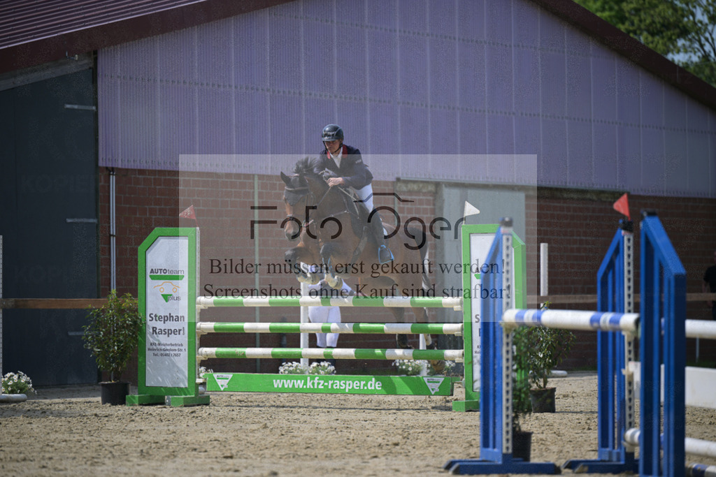 DOS_8835 | Entdecke hochwertige Reitturnierfotos von Foto Oger. Professionell, emotional und authentisch – jetzt Lieblingsmomente im Shop bestellen.Deutschlandweite Turnierfotografie. - Realisiert mit Pictrs.com