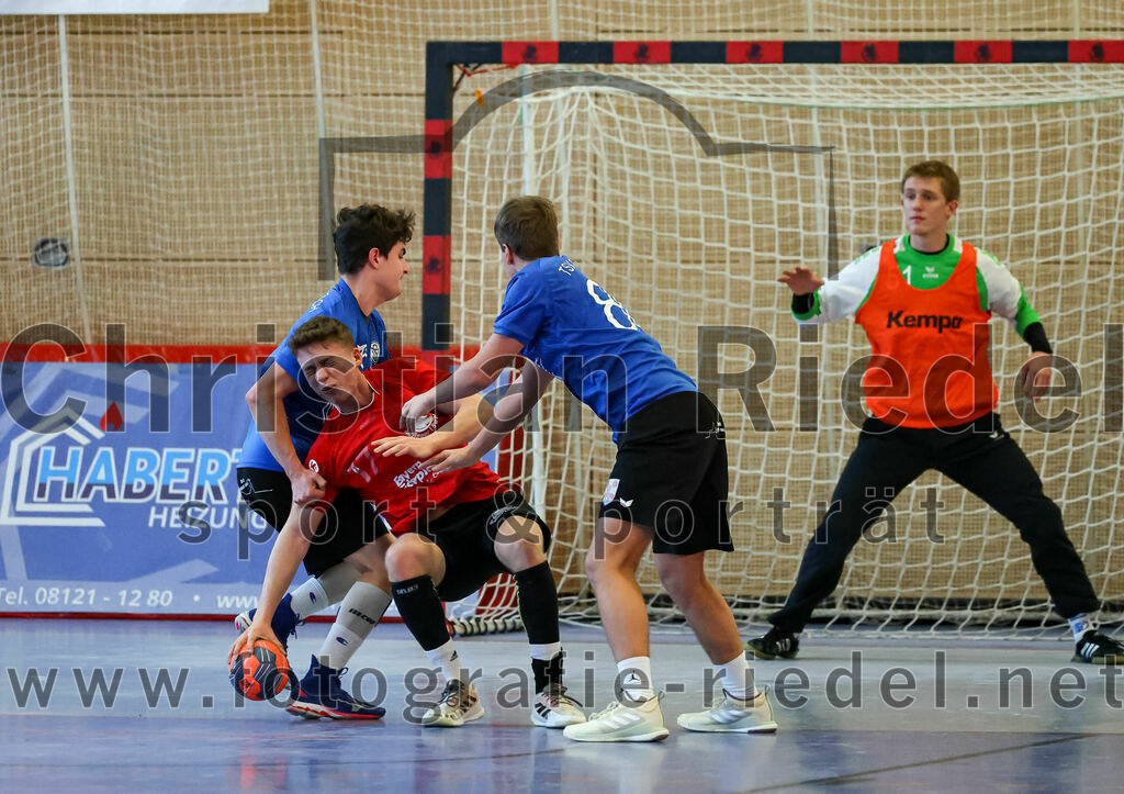 2022-12-17_043_SV_Anzing_gegen_TSV_Simbach | Anzing, Deutschland, 17.12.2022:
Handball, Bayernliga männliche A-Jugend 2022 / 2023, 9. Spieltag, SV Anzing gegen TSV Simbach, Endergebnis: 39:30

Sebastian Felber (SV Anzing, #17), Kilian Oberlechner (TSV Simbach, #80)

Foto: Christian Riedel / fotografie-riedel.net