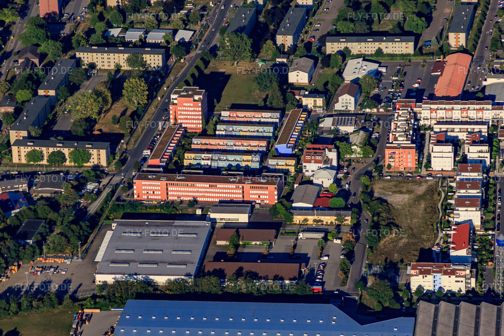 Luftbild: Sickingenstraße mit Hochschule Fresenius Heidelberg und Quartier Fabrikstraße im Ortsteil Rohrbach in Heidelberg im Bundesland Baden-Württemberg in Deutschland. Foto: IMG_51902.jpg vom 18.08.2012 durch Werner Riehm/FLY-FOTO.deAuflösung des Originals: 4752 x 3168 pxDein Studium an der Hochschule Fresenius 