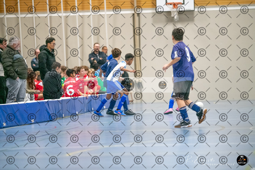 20251129_FCR-Hallenturnier-D_RAW-1_023-49 | Sport und Naturfotografie von Roberto Esposito zeigt echte Momente Bewegung und die Schönheit der Natur. Ausdrucksstarke Bilder schaffen Emotionen.