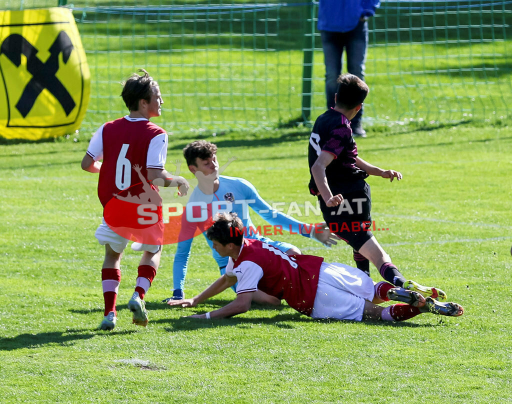 AUSTRIA U15 - MEXICO U15 | THOMAS SCHANDL (Austria #6) CHRISTIAN ZAWIESCHITZKY (Austria #21) ; AUSTRIA U15 - MEXICO U15 am 29.04.2022 in Arnoldstein
(Sportplatz), AUSTRIA, (Photo by Ernst Krawagner sport-fan.at) - Realisiert mit Pictrs.com