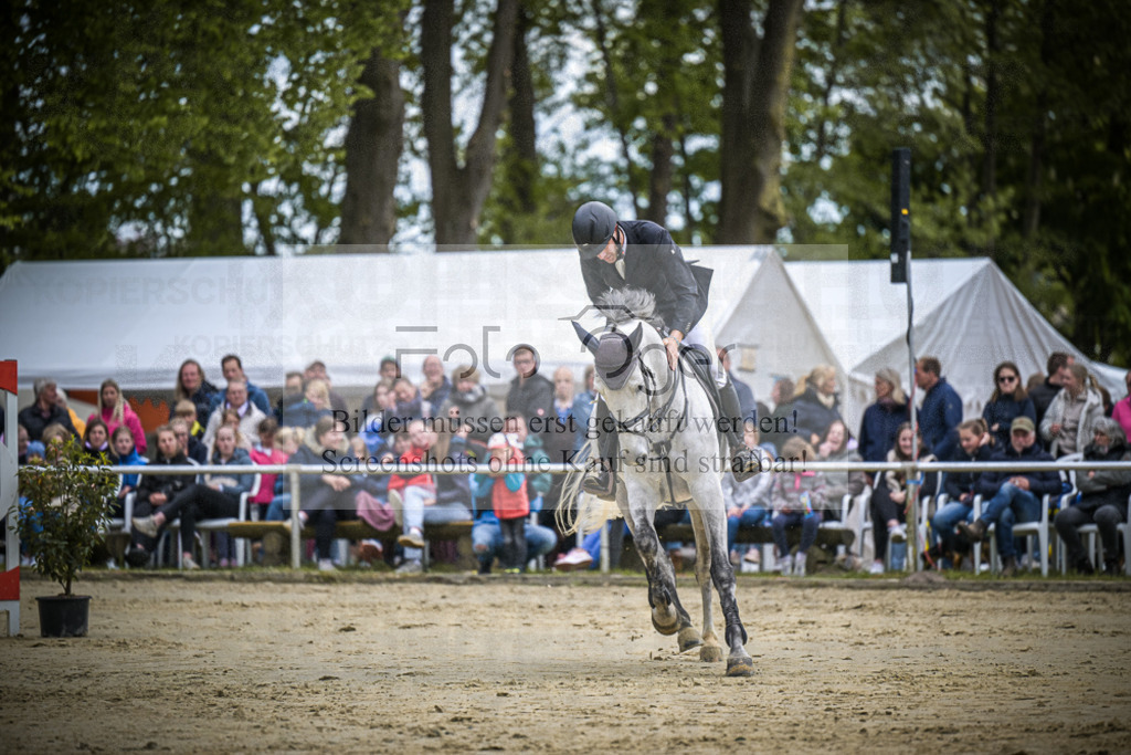 DOS_1382 | Entdecke hochwertige Reitturnierfotos von Foto Oger. Professionell, emotional und authentisch – jetzt Lieblingsmomente im Shop bestellen.Deutschlandweite Turnierfotografie. - Realisiert mit Pictrs.com