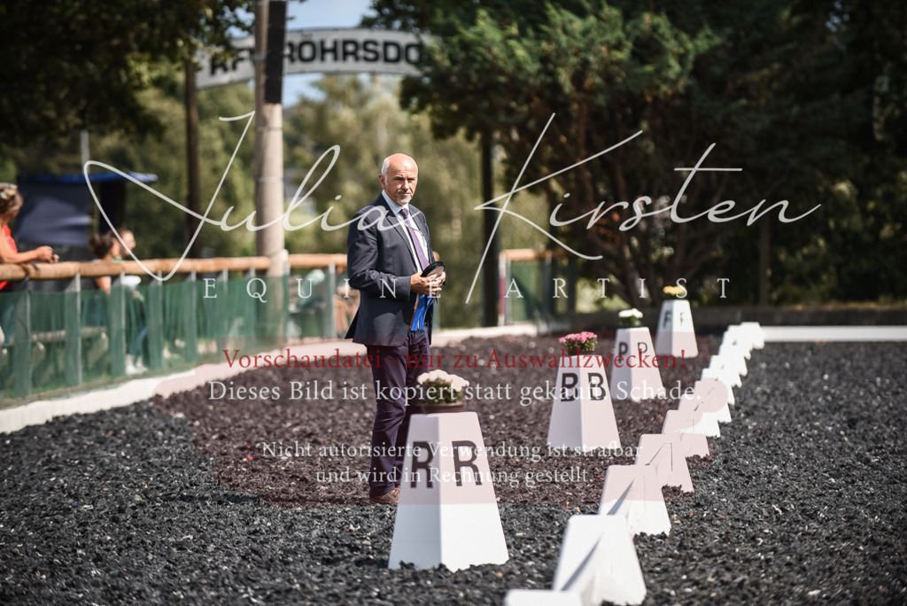 DSC_5127 | Pferde- und Turnierfotografie in Westsachsen. Pferdeportraits, Auftragszeichnungen und intuitive Kunst.