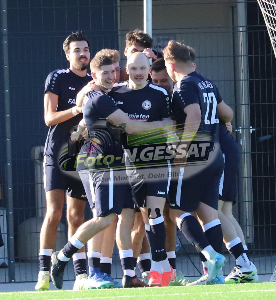 VfL Holsen - Bünder SV | Auf dem Bild zu sehen: Schwarz VfL Holsen: Jubel VfL Holsen, Bünder SV, Saison 25/26, Kreisliga A, Deutschland - Realisiert mit Pictrs.com