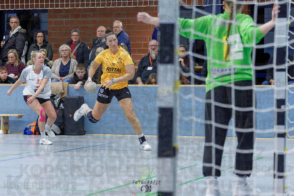 Frauen Oberliga Mitte (HHV); HSG Eibelshausen/Ewersbach - HSG Wettenberg II | Frauen Oberliga Mitte (HHV); HSG Eibelshausen/Ewersbach - HSG Wettenberg II am 13.12.2025 in Steinbrücken (Sporthalle am Hammerweiher)Photo © 2025 - Jörg Heinrich - Realisiert mit Pictrs.com