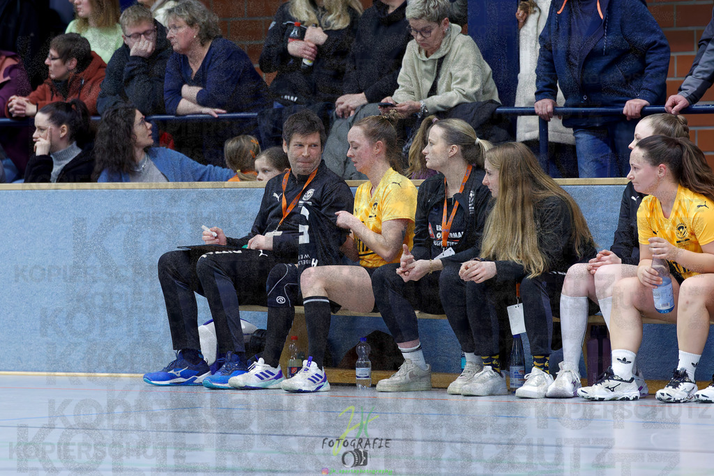 Handball Frauen Oberliga Mitte, HSG Eibelshausen/Ewersbach - HSG Lumdatal | Handball Frauen Oberliga Mitte, HSG Eibelshausen/Ewersbach - HSG Lumdatal am 21.02.2026 in Dietzhölztal-Steinbrücken (Sporthalle am Hammerweiher)Photo © 2026 - Jörg Heinrich - Realisiert mit Pictrs.com