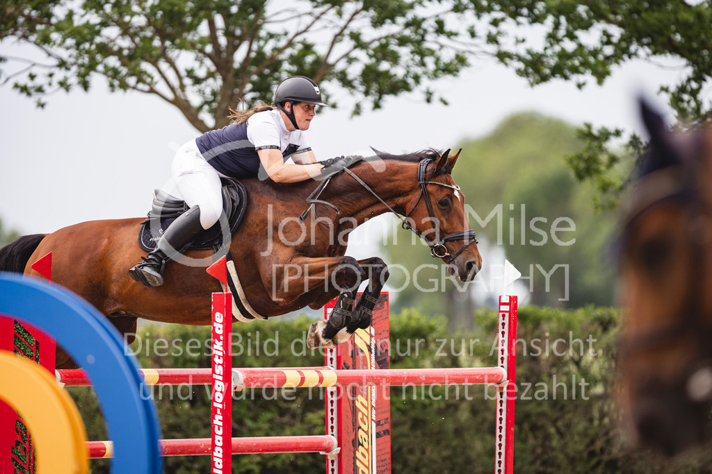 250622_Lemwerder_M2-SprmstAnf-835 | Deine schönsten Turniermomente als professionelle Fotos! Entdecke hochwertige Pferdesport-Fotografie im Online-Shop. Jetzt Fotos finden & bestellen!