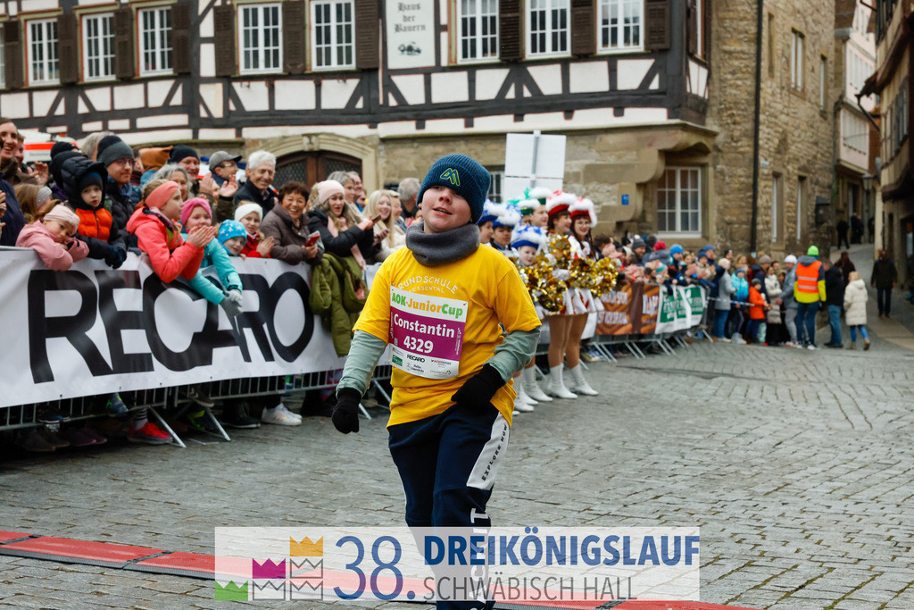 400m AOK Junior Cup | 3 Koenigslauf 2024 400m AOK Junior Cup - Realisiert mit Pictrs.com