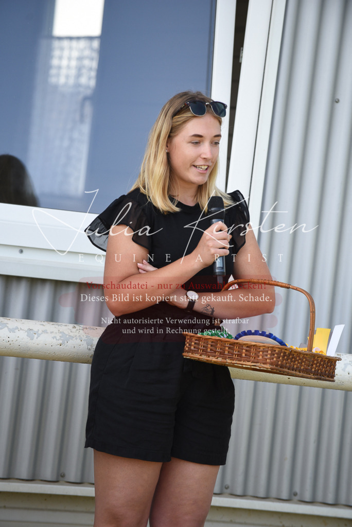 DSC_0104 | Pferde- und Turnierfotografie in Westsachsen. Pferdeportraits, Auftragszeichnungen und intuitive Kunst.