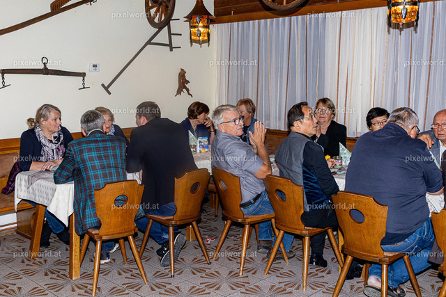 Delegation aus Bamberg beim Gasthaus Wadl | Bildershop von pixelworld.at - Realisiert mit Pictrs.com