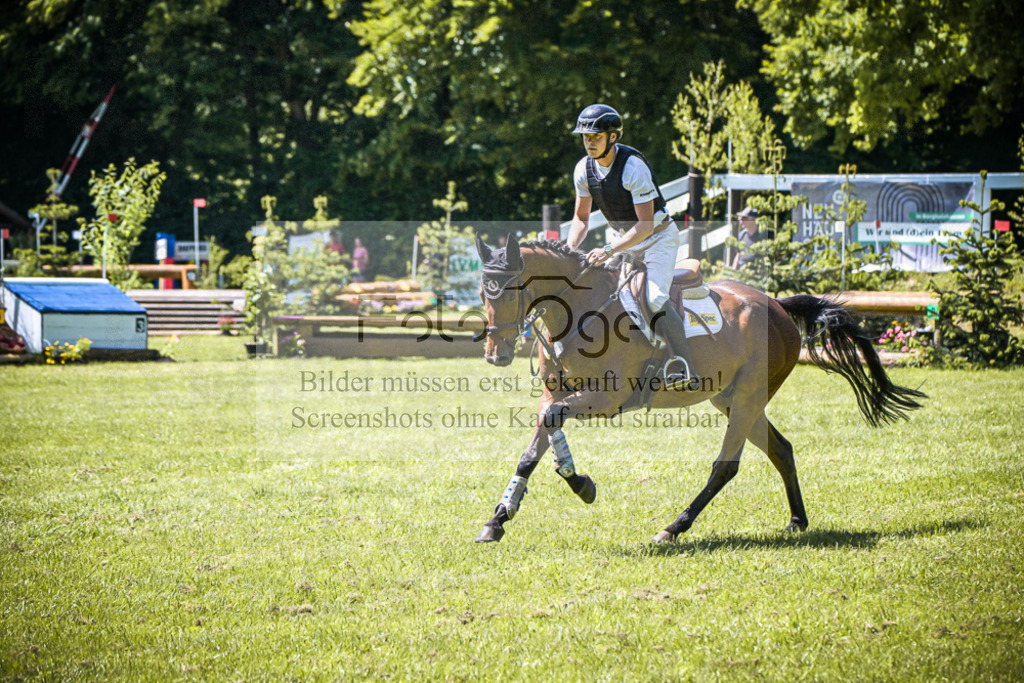 DOS_2193 | Entdecke hochwertige Reitturnierfotos von Foto Oger. Professionell, emotional und authentisch – jetzt Lieblingsmomente im Shop bestellen.Deutschlandweite Turnierfotografie. - Realisiert mit Pictrs.com