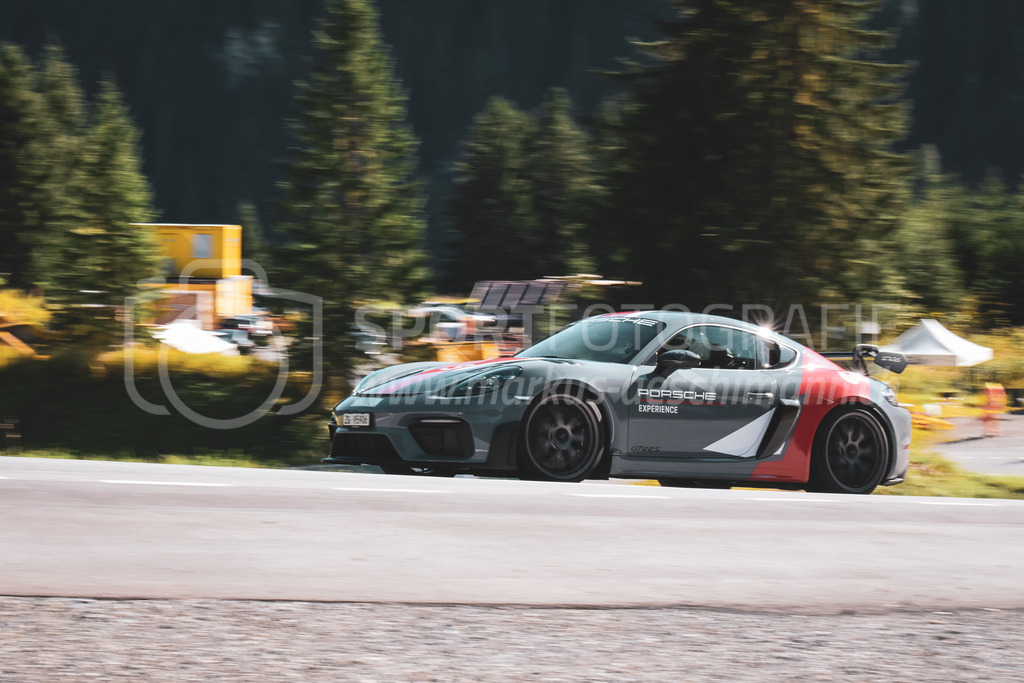 21. Arosa ClassicCar 2025 - 6. =September= 2025 | Renntaxi am Arosa ClassicCar..@arosaclassiccar, @arosa.official, #arosaclassiccar, #arosa, #76curves, #classiccarBild: Sportfotografie Markus Aeschimann | www.markus-aeschimann.ch - Realisiert mit Pictrs.com