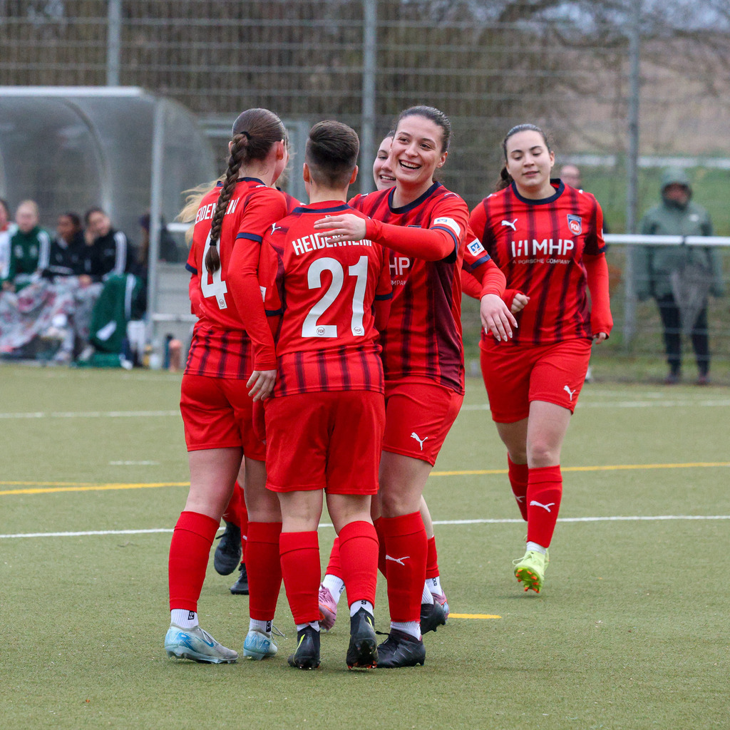 WASFCH_260321_4930 | SGM DJK Wasseralfingen/Neuler vs. 1.FC Heidenheim 1846 II, Fußball, Frauen, Bezirksliga, 2025/2026, 13. Spieltag, 21.03.2026 in Wasseralfingen, Kunstrasen Bürgle(Foto: Michael Bulling) - Realisiert mit Pictrs.com