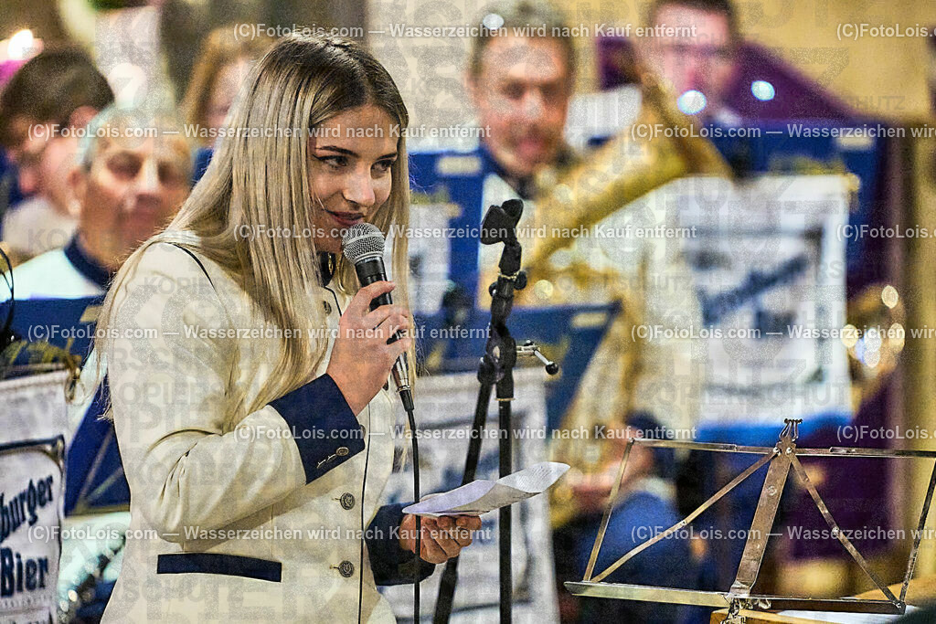 ALP4764_Wieselburger Brauereikapelle_Konzert | (C)FotoLois.com, Alois Spandl, WEIHNACHTSKONZERT der Betriebsmusikkapelle der Brauerei Wieselburg in der Pfarrkirche, durch´s Programm führte Pfarrer Daniel Kostrzycki, anschließende Verköstigung durch die Landjugend Wieselburg, Fr 8. Dez. 2023.