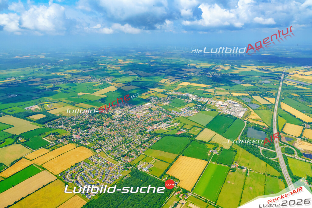 Das Luftbild der Stadt Handewitt wurde 2018 vom Flugzeug heraus erstellt (keine Drohne) Aufnahmehöhe ca.400 Meter- hohe Auflösung für beste Druck-Qualität