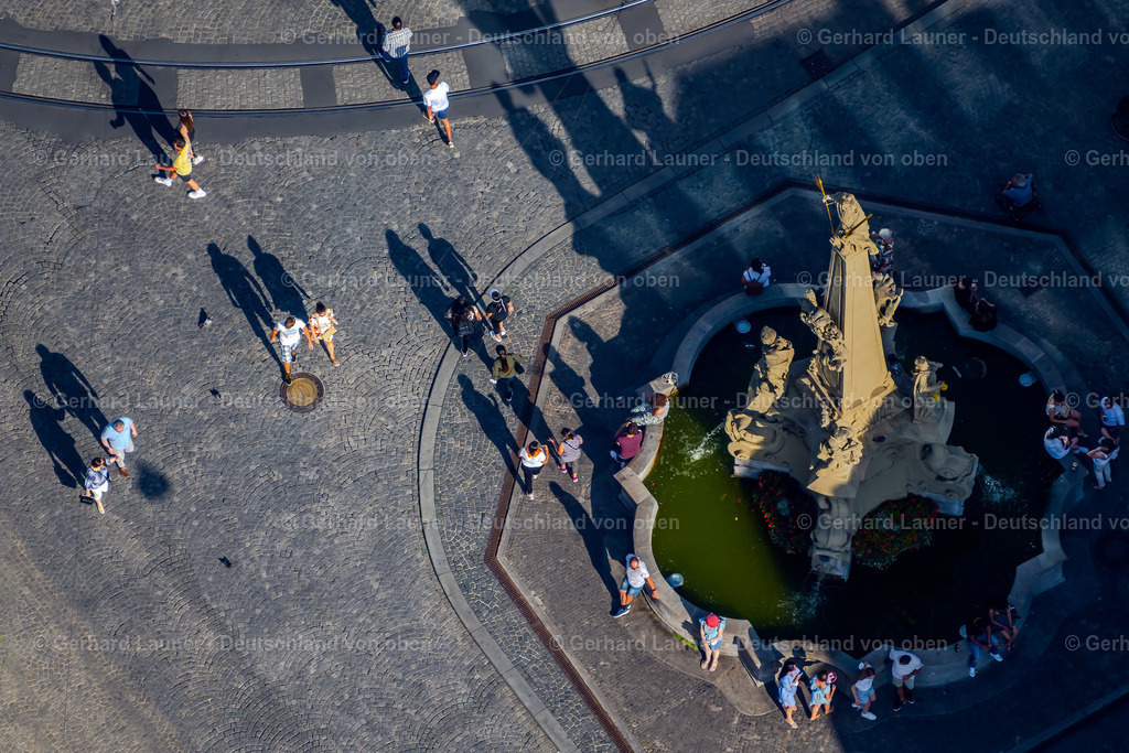 4046212 | Ruhepause am Vierröhrenbrunnen