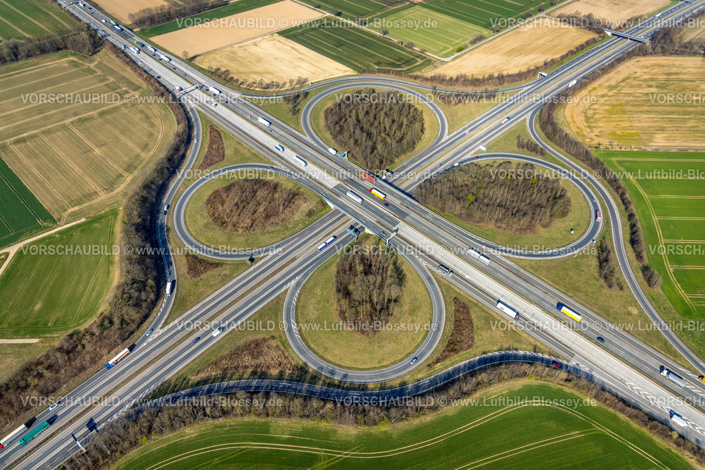 Werl220301127 | Luftbild, Autobahnkreuz Werl der Autobahn A44 und Autobahn A445, Werl, Soester Börde, Nordrhein-Westfalen, Deutschland