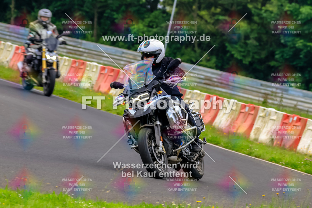 VBK-6832 | Hier findet Ihr Bilder von Touristenfahrten auf der Nürburgring Nordschleife oder von anderen Veranstaltungen die ich besucht habe. Viel Spass beim Durch Schauen 