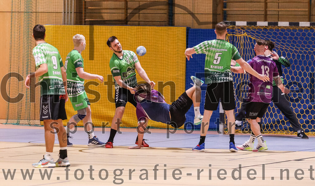 2025-03-15_046_SpVgg_Altenerding_gegen_TSV_Schleissheim | Erding, Deutschland, 15.03.2025:Handball, Bezirksoberliga Männer 2024 / 2025, 18. Spieltag, SpVgg Altenerding gegen TSV Schleißheim, Endergebnis: 32:27Mike Matser (TSV Schleissheim, #20), Florian Hörath (TSV Schleissheim, #4), Kilian Jödecke (SpVgg Altenerding, #41), Quirin Kratzer (TSV Schleissheim, #5), Sebastian Forster (SpVgg Altenerding, #13)Foto: Christian Riedel / fotografie-riedel.net