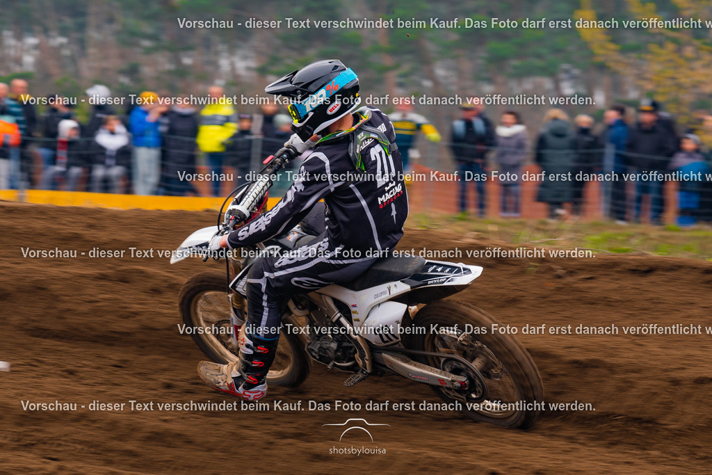 20260412_MCCBensdorf-1845 | Sportfotografin aus Berlin-Brandenburg mit Fokus auf Motocross. Ich halte deine sportliche Leistung und echte Emotionen auf und neben der Strecke professionell fest. Entdecke die Fotos von deinem Rennen und bestelle sie direkt hier im Shop.