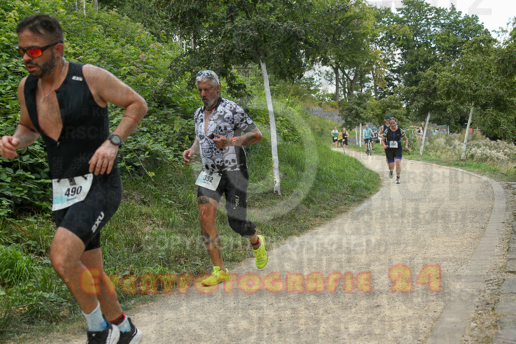 250824_1402_EX1_4747 | Sportfotografie im Rhein-Sieg Kreis, Köln, Bonn, NRW, Rheinland Pfalz, Hessen, etc. Unser Tätigkeitsfeld umfasst den Laufsport vom Volkslauf über den Marathon, Duathlon, Triathon bis zum Ultralauf wie Kölnpfad Ultra oder Schindertrail.