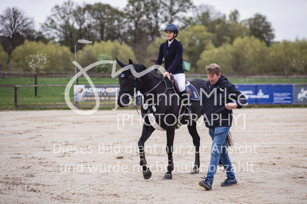 250417_Frühlingsfest_Youngster-M-202 | Deine schönsten Turniermomente als professionelle Fotos! Entdecke hochwertige Pferdesport-Fotografie im Online-Shop. Jetzt Fotos finden & bestellen!