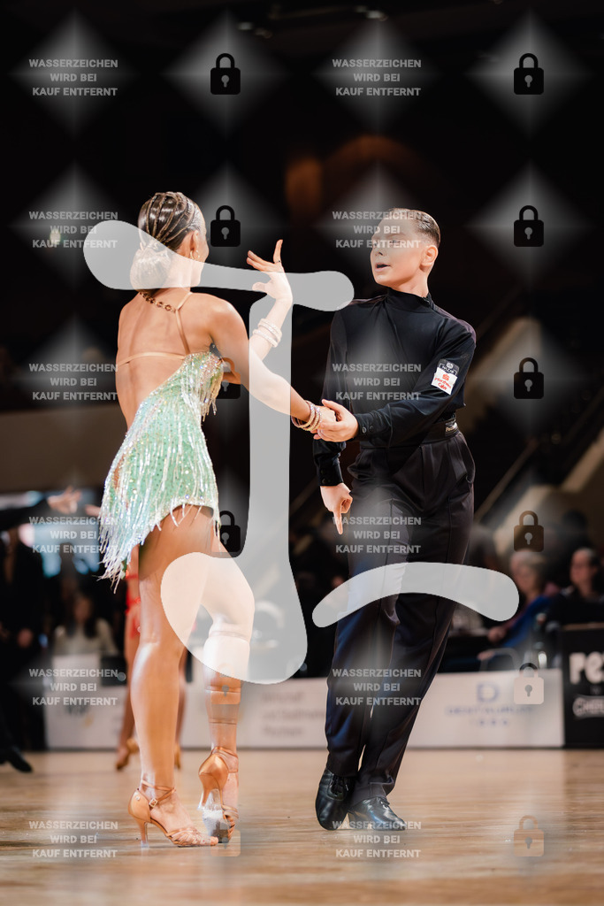 Goldstadtpokal 2025 - WDSF Open Latin Youth 6th (85) Michael Bakscheev _ Julie Meck (Schwarz-Weiß-Club Pforzheim)-2025-01-25-7094 | Webshop for digital downloads and prints of dance sport, event & show photographer Julian Link - Realisiert mit Pictrs.com