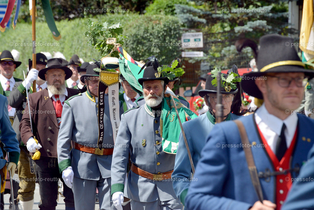 KAISERJAEGER-news-2022-Juli24-Bezirksschuetzenfest-Elbigenalp-D8-WTV_3714 | Info aus dem Bezirk Reutte/Ausserfern Tirol sowie eine umfangreiche Bilddatenbank über die gesamte Region: Lechtal, Talkessel Reutte, Tannheimertal, Zwischentoren. Lech, Plansee, Zugspitze, Grenztunnel, B179, Fernpassstraße, Verkehr, Lawinen, Tradition, - Realisiert mit Pictrs.com