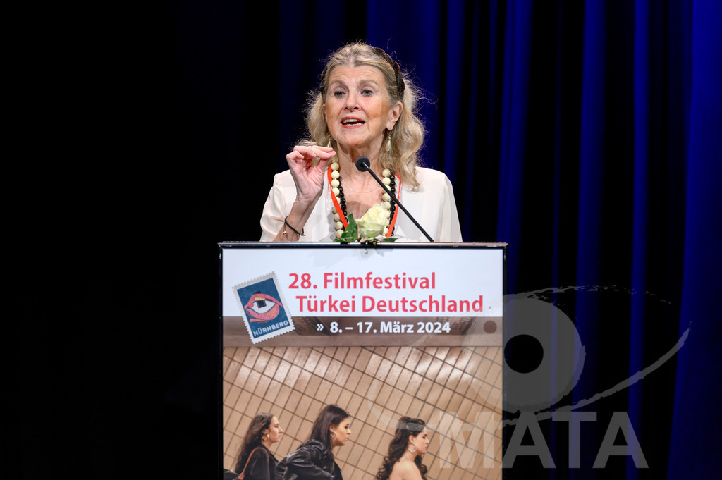 _DWA7819 | Journalistin Zeynep Oral ( PEN Türkei Präsidentin) bei der Die Eröffnung der 28. Film Festival Türkei Deutschland  am 08.3.2024  in Nürnberg - Realisiert mit Pictrs.com