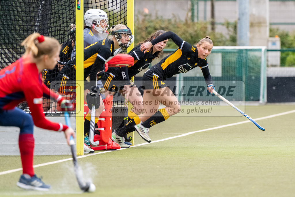HK_20230401_106644 | 1. Bundesliga Damen Düsseldorfer HC - Harvestehuder THC  am 1.4.2023 DHC Düsseldorf, Düsseldorf , Krüger Rosa Torfrau ( Harvestehuder THC #32 )